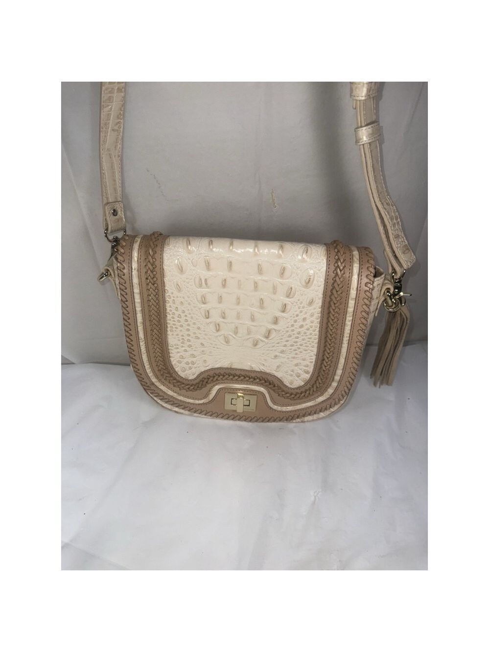 SUNGLOW DALTON Brahmin SONNY Ivory Sand WHIPSTITCH Flap SADDLE BAG Crossbody - Picture 6 of 15